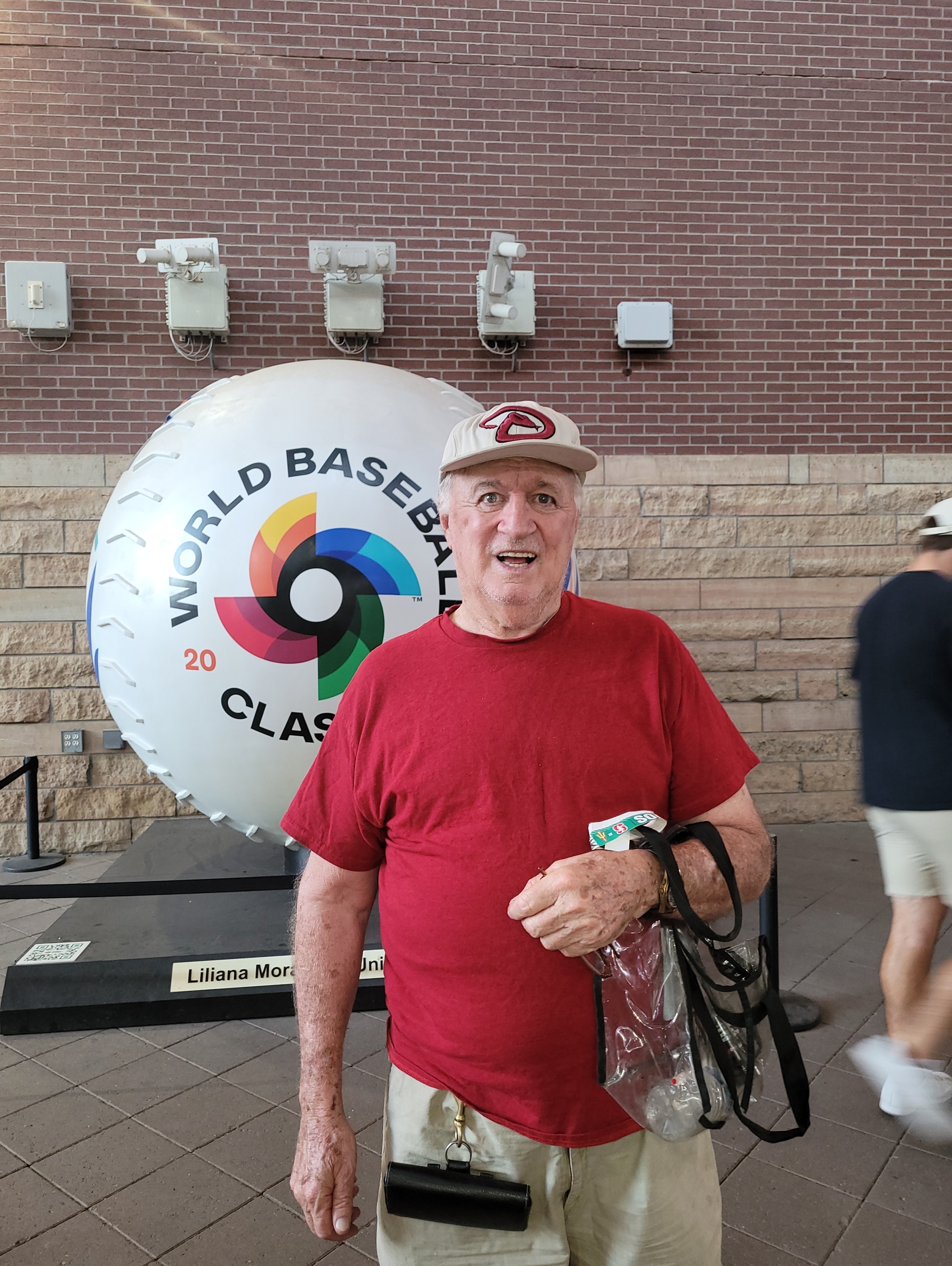 MLB - Baseball - Cincinnati Reds Bowling Ball