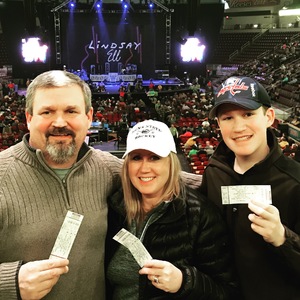 Brad Paisley - Life Amplified World Tour With Special Guest Chase Bryant and Rising-star Lindsay Ell