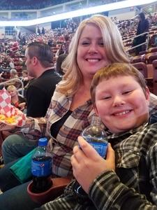 Brad Paisley - Life Amplified World Tour With Special Guest Chase Bryant and Rising-star Lindsay Ell