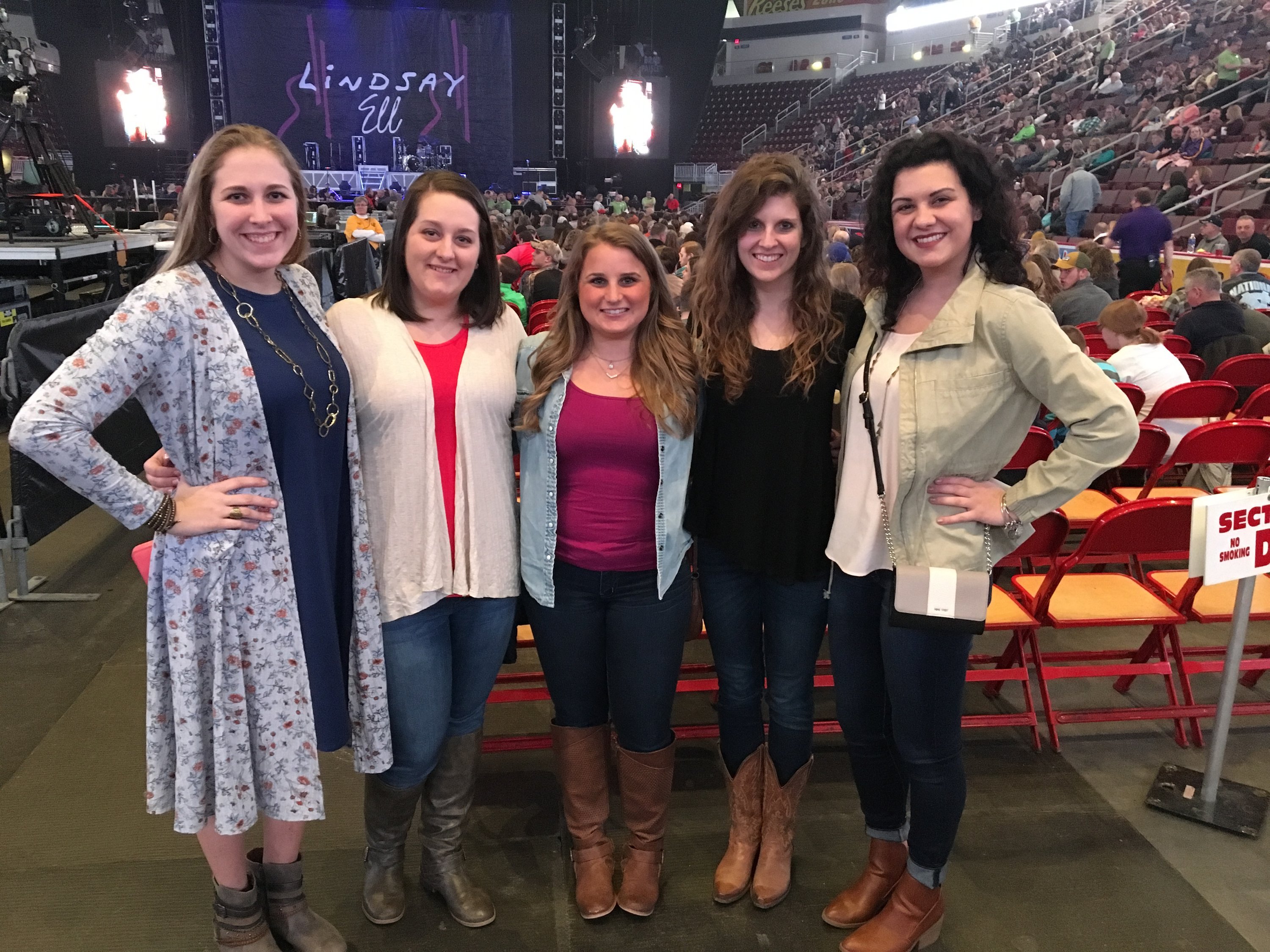 Brad Paisley - Life Amplified World Tour With Special Guest Chase Bryant and Rising-star Lindsay Ell