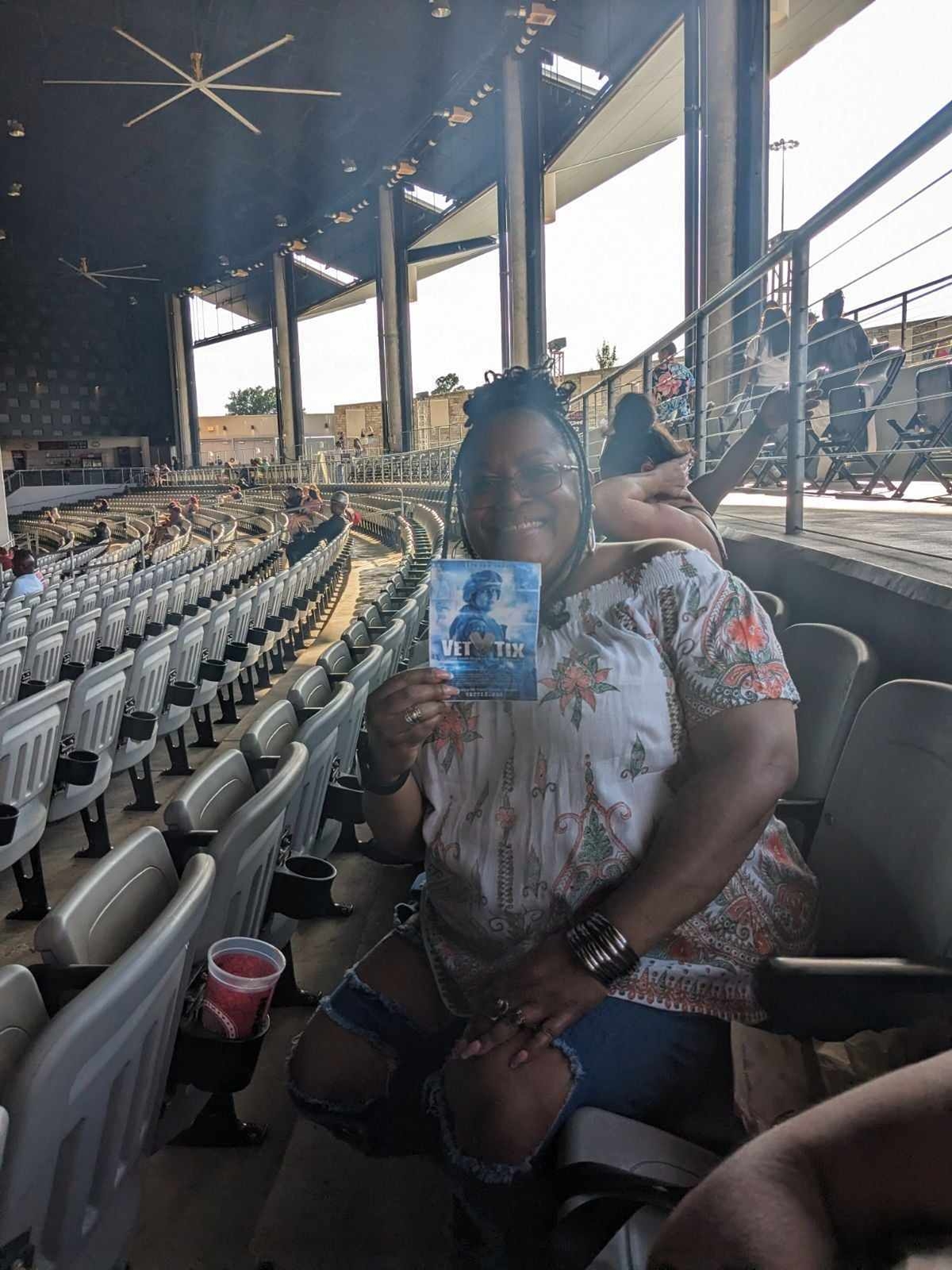 Hot Summer Nights With Tlc, Shaggy, En Vogue and Sean Kingston
