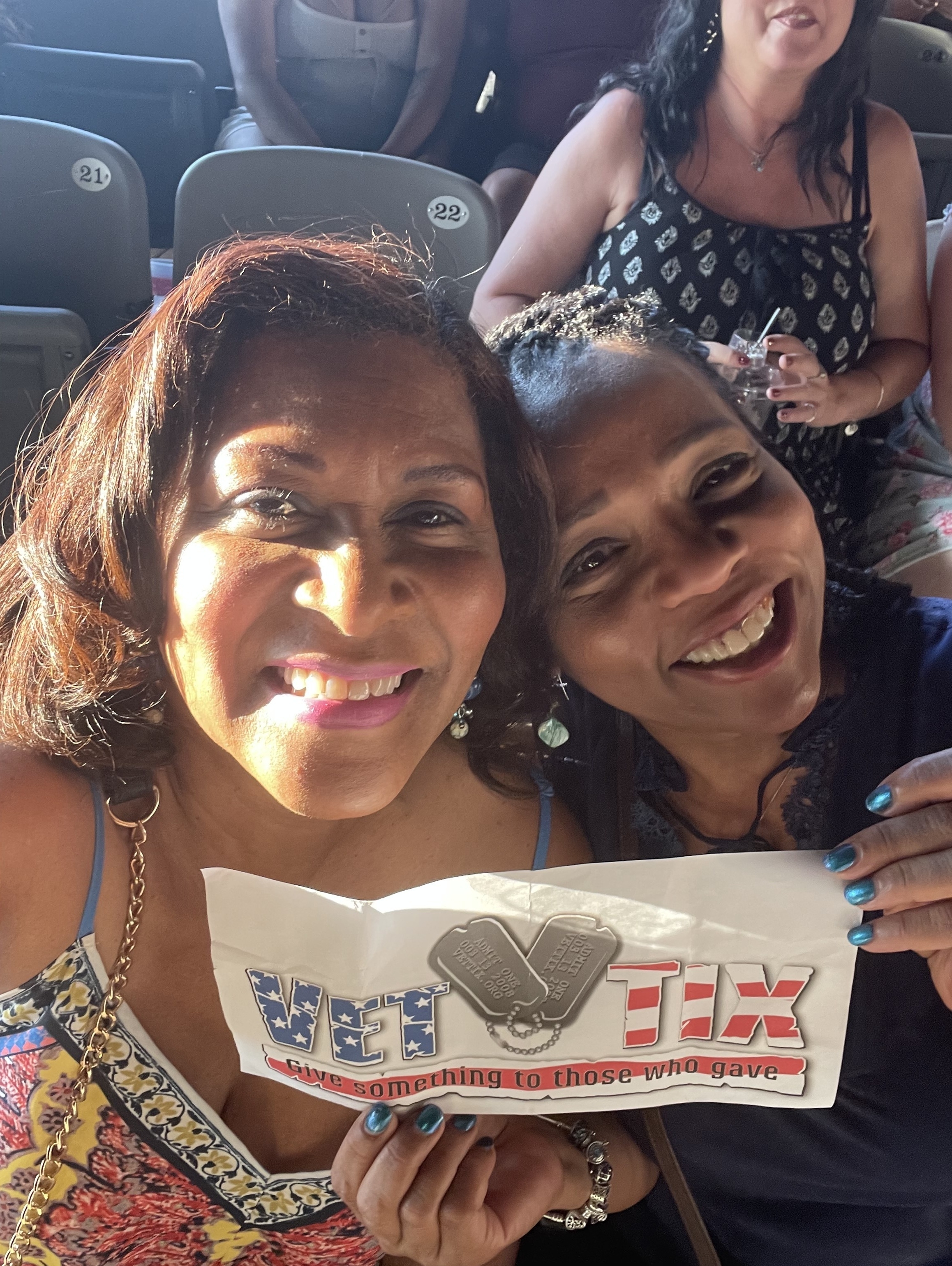 Hot Summer Nights With Tlc, Shaggy, En Vogue and Sean Kingston