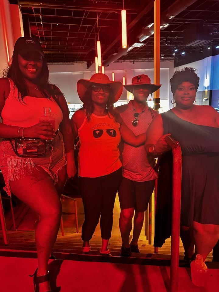Hot Summer Nights With Tlc, Shaggy, En Vogue and Sean Kingston