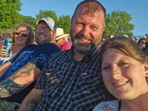 Dwight Yoakam With Special Guest Aaron Lewis