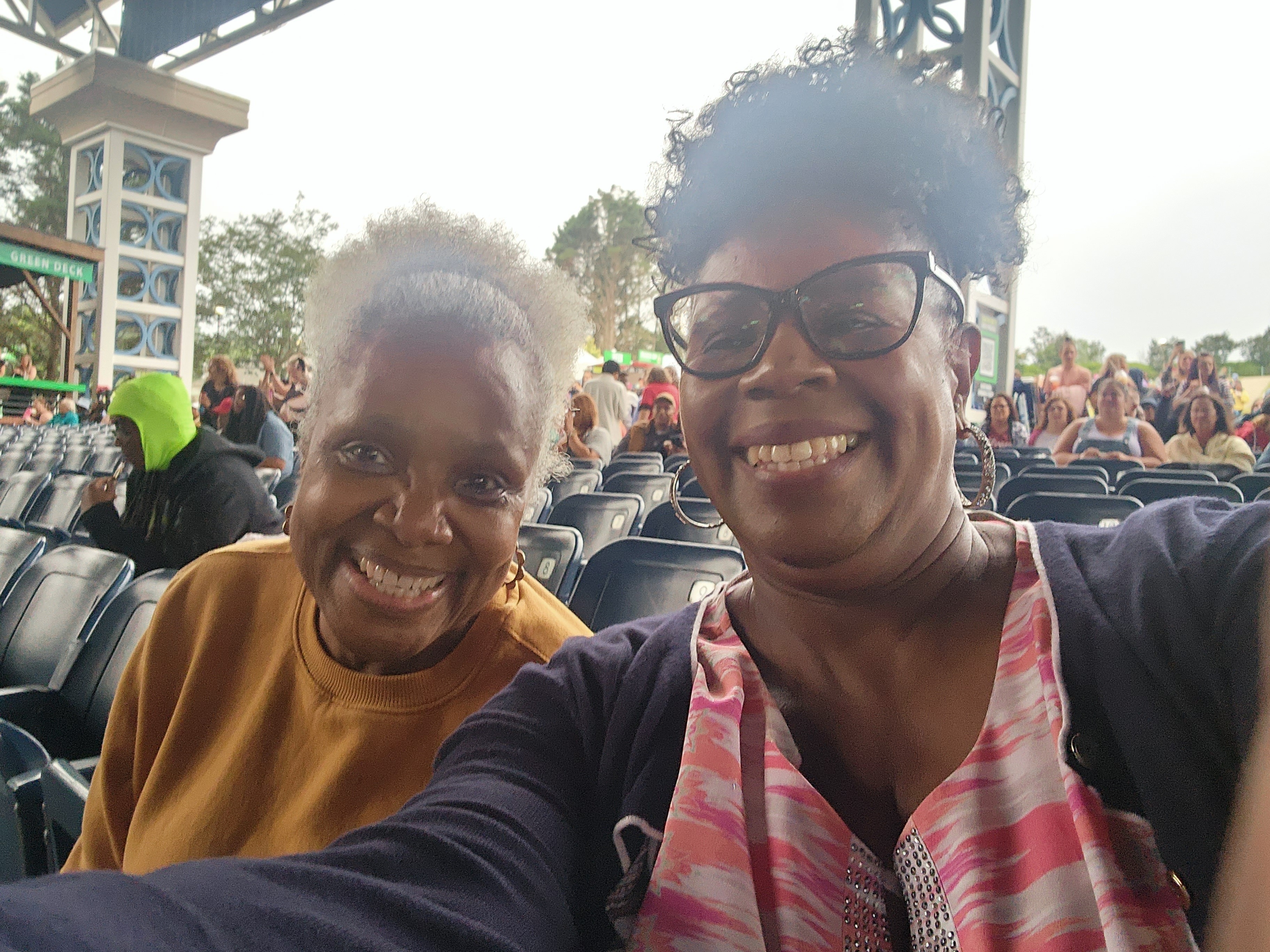 TLC Shaggy, En Vogue, Sean Kingston