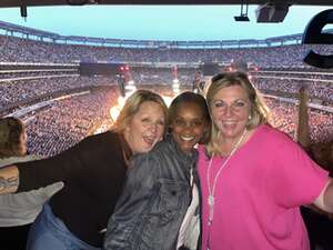 Ed Sheeran: +-=/x Tour