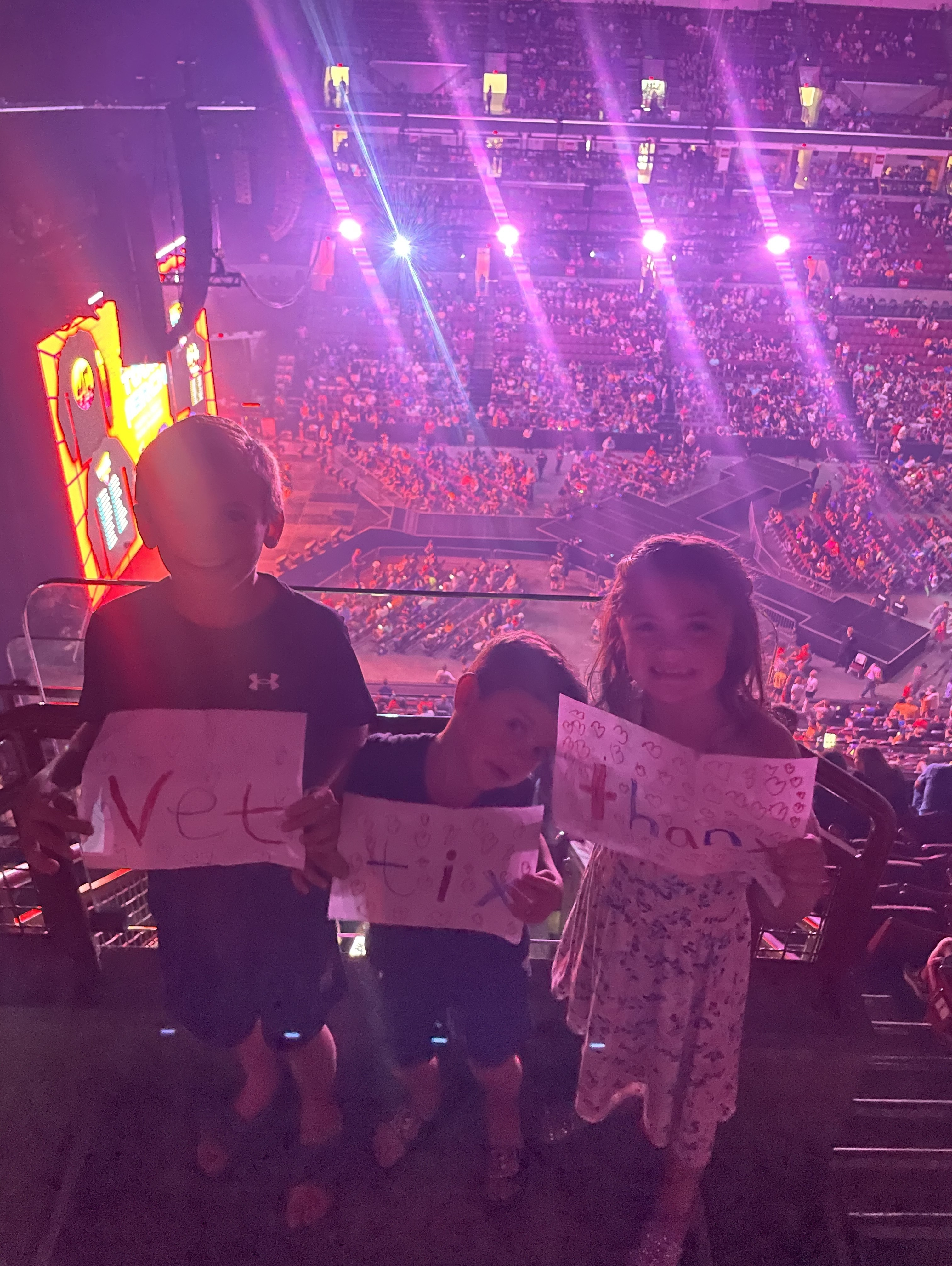 Dude Perfect - Pandamonium Tour 2023