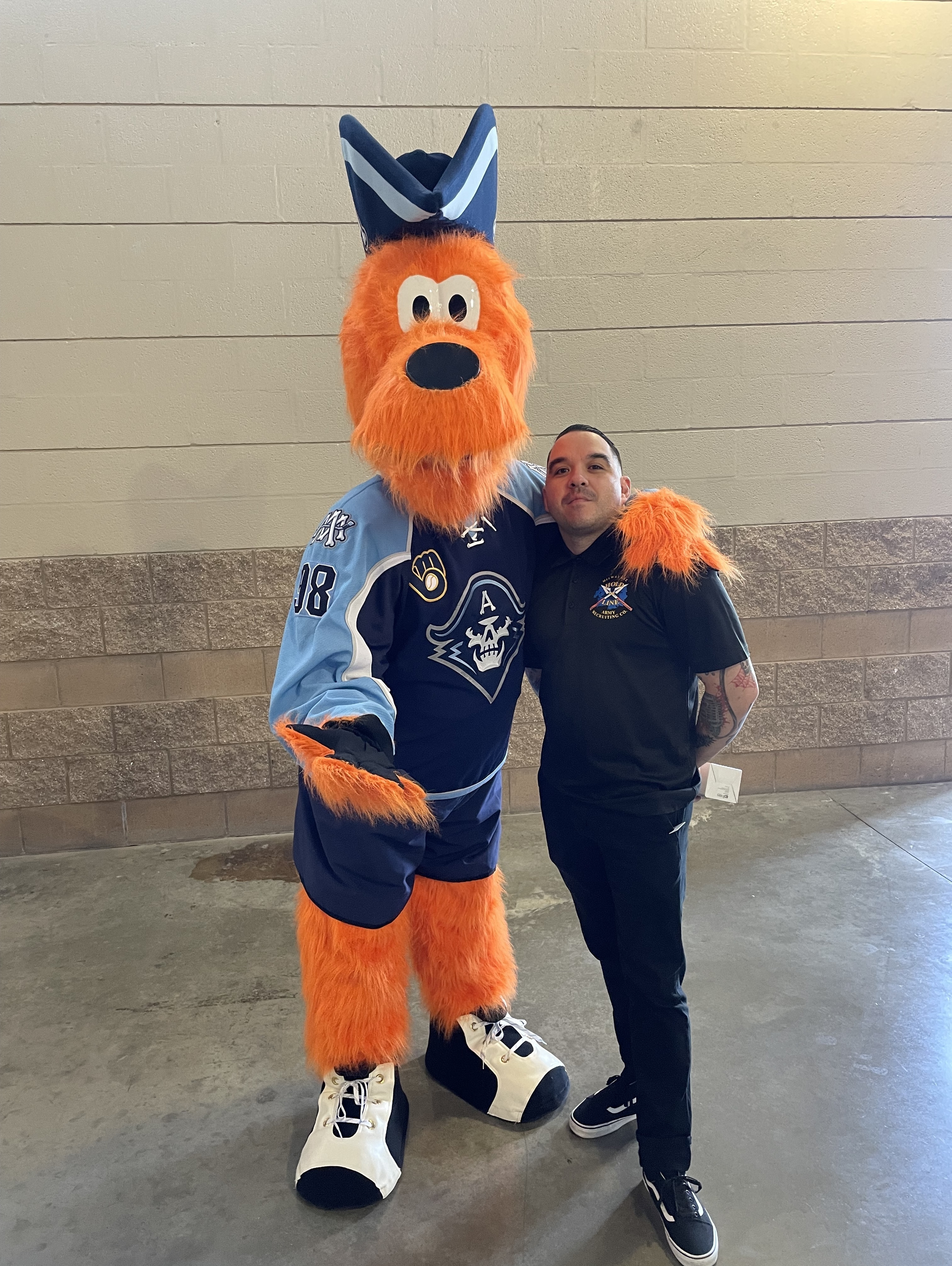 Roscoe The Milwaukee Admirals Mascot - I found a new friend!!