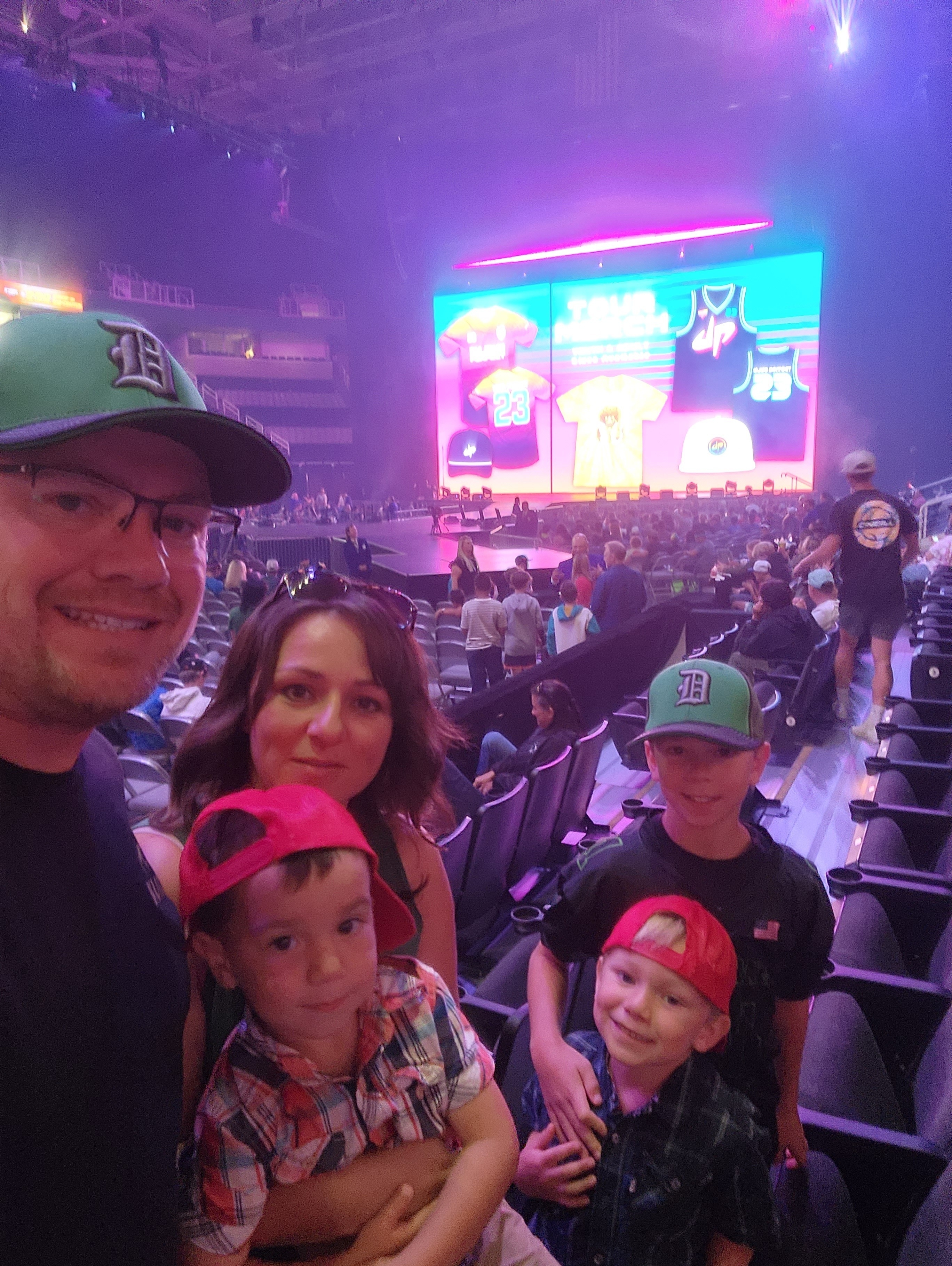 Dude Perfect - Pandamonium Tour 2023
