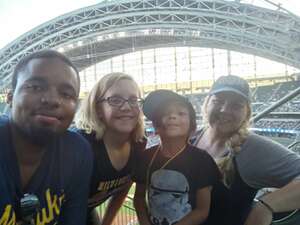 Milwaukee Brewers - MLB vs Pittsburgh Pirates