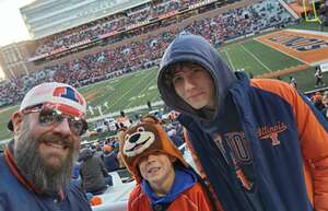 Illinois Fighting Illini - NCAA Football vs Northwestern Wildcats