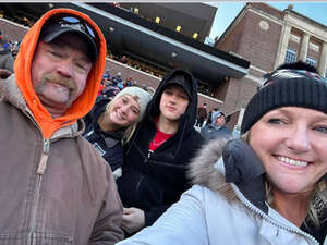 Illinois Fighting Illini - NCAA Football vs Northwestern Wildcats