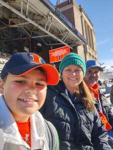 Illinois Fighting Illini - NCAA Football vs Northwestern Wildcats