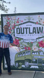 Outlaw Music Festival: Willie Nelson & Family