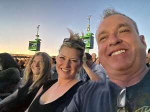 The Smashing Pumpkins: the World is a Vampire Tour