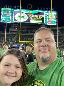 Oregon Ducks - NCAA Football vs University of Hawaii Rainbows