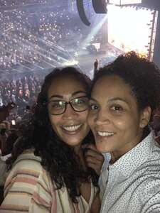 Lionel Richie and Earth, Wind & Fire - Sing a Song All Night Long