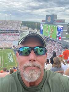 Auburn Tigers - NCAA Football vs UMass Minutemen