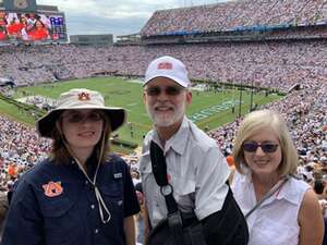 Auburn Tigers - NCAA Football vs UMass Minutemen