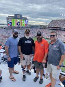 Auburn Tigers - NCAA Football vs UMass Minutemen