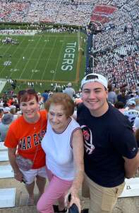 Auburn Tigers - NCAA Football vs UMass Minutemen