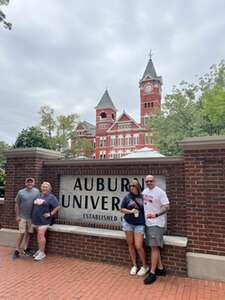 Auburn Tigers - NCAA Football vs UMass Minutemen