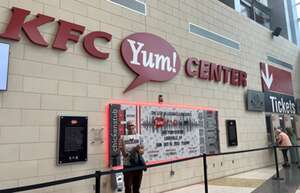 Manilow - Live in Louisville