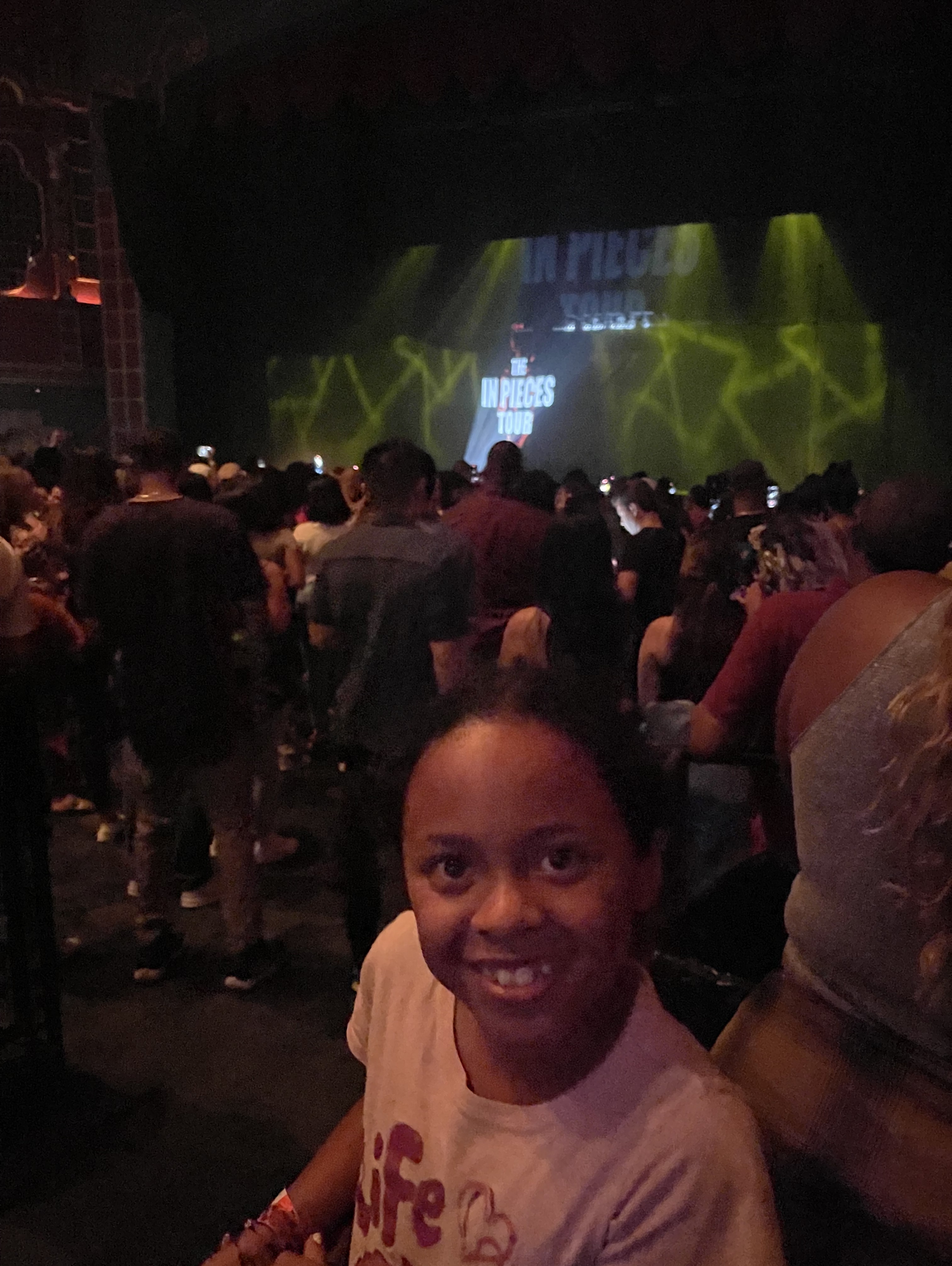 Chloe: the in Pieces Tour