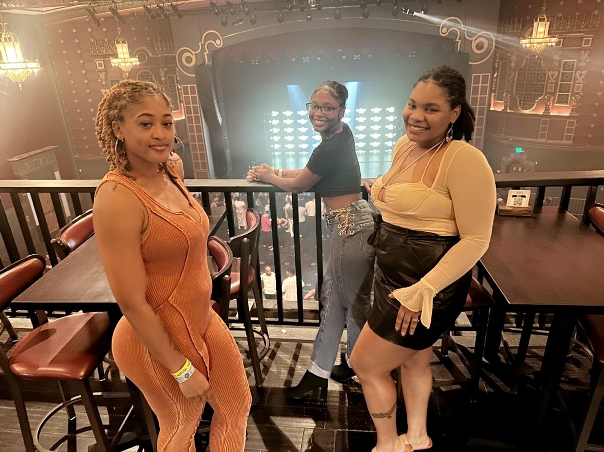 Chloe: the in Pieces Tour