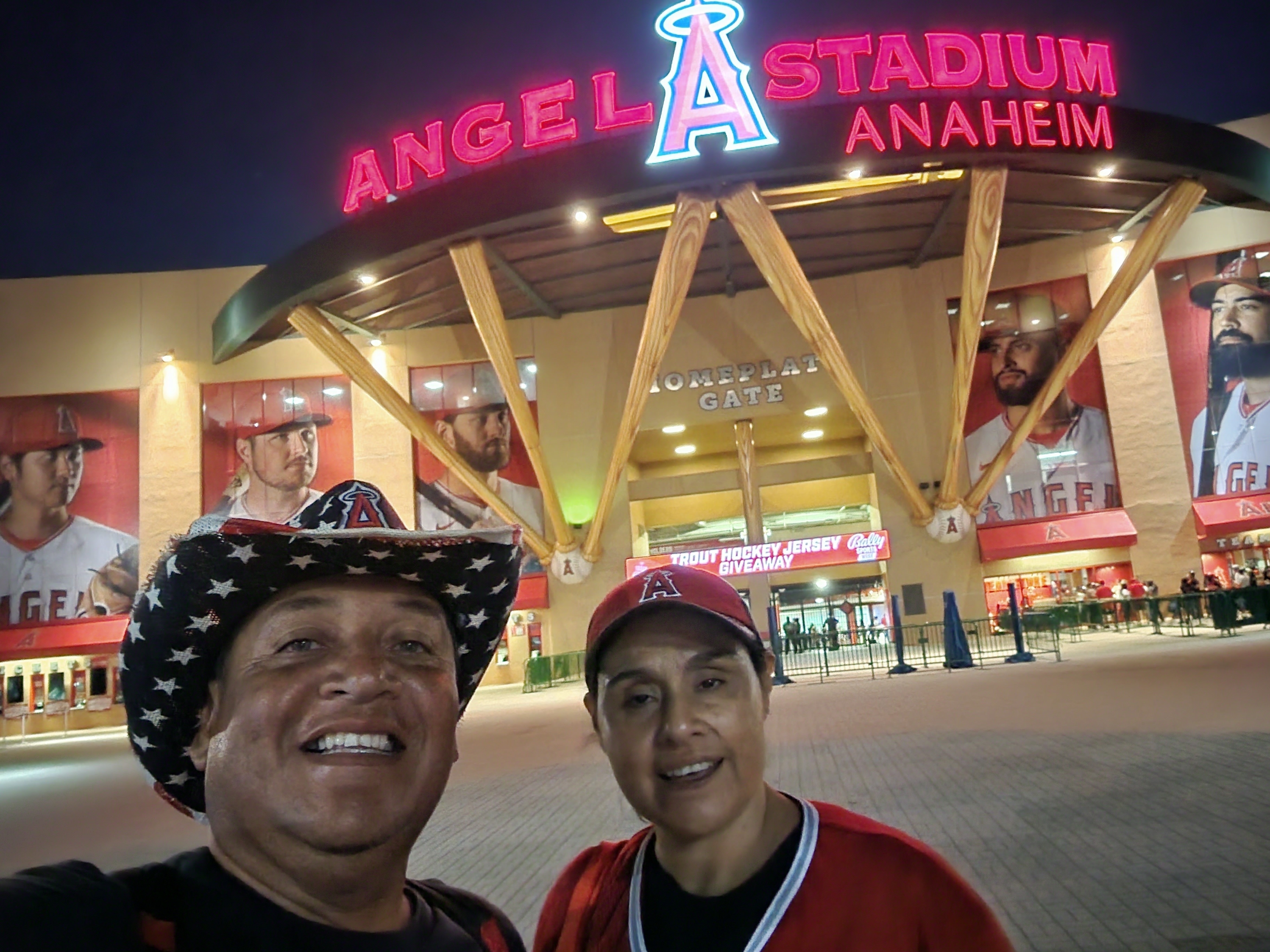 Los Angeles Angels Trout Hockey Jersey Giveaway 2023