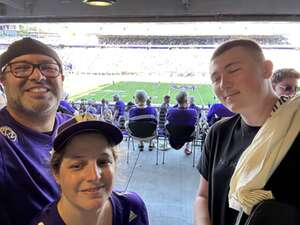 Washington Huskies - NCAA Football vs Tulsa Golden Hurricane