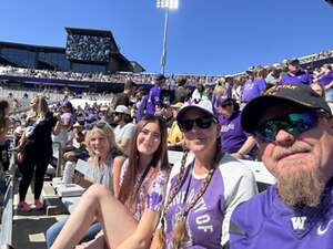 Washington Huskies - NCAA Football vs Tulsa Golden Hurricane