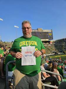 Oregon Ducks - NCAA Football vs University of Hawaii Rainbows