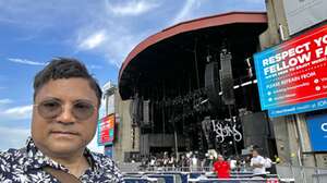 The Smashing Pumpkins: the World is a Vampire Tour