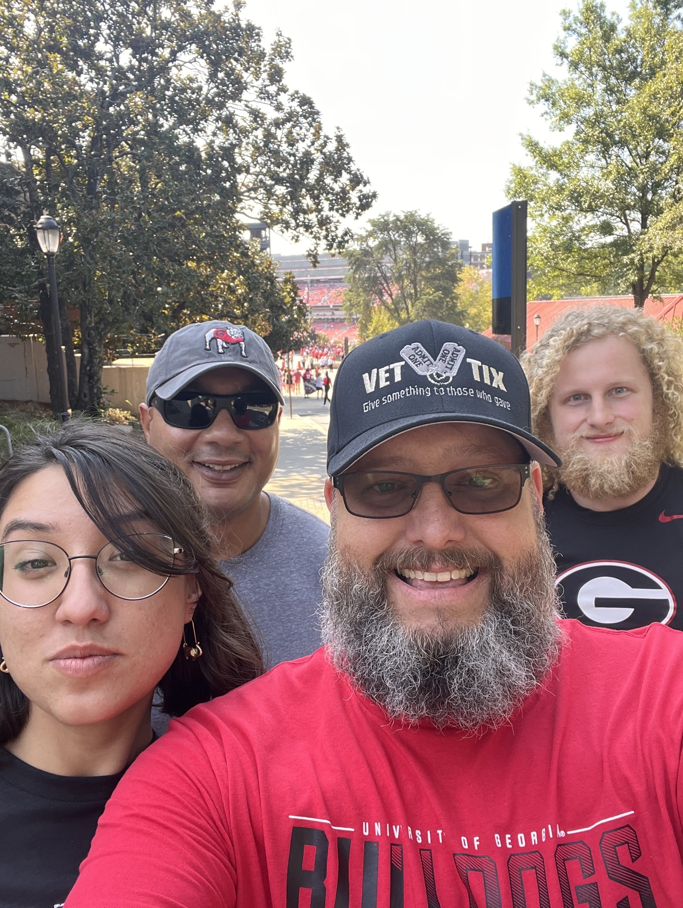 Georgia Bulldogs - NCAA Football vs Ball State Cardinals
