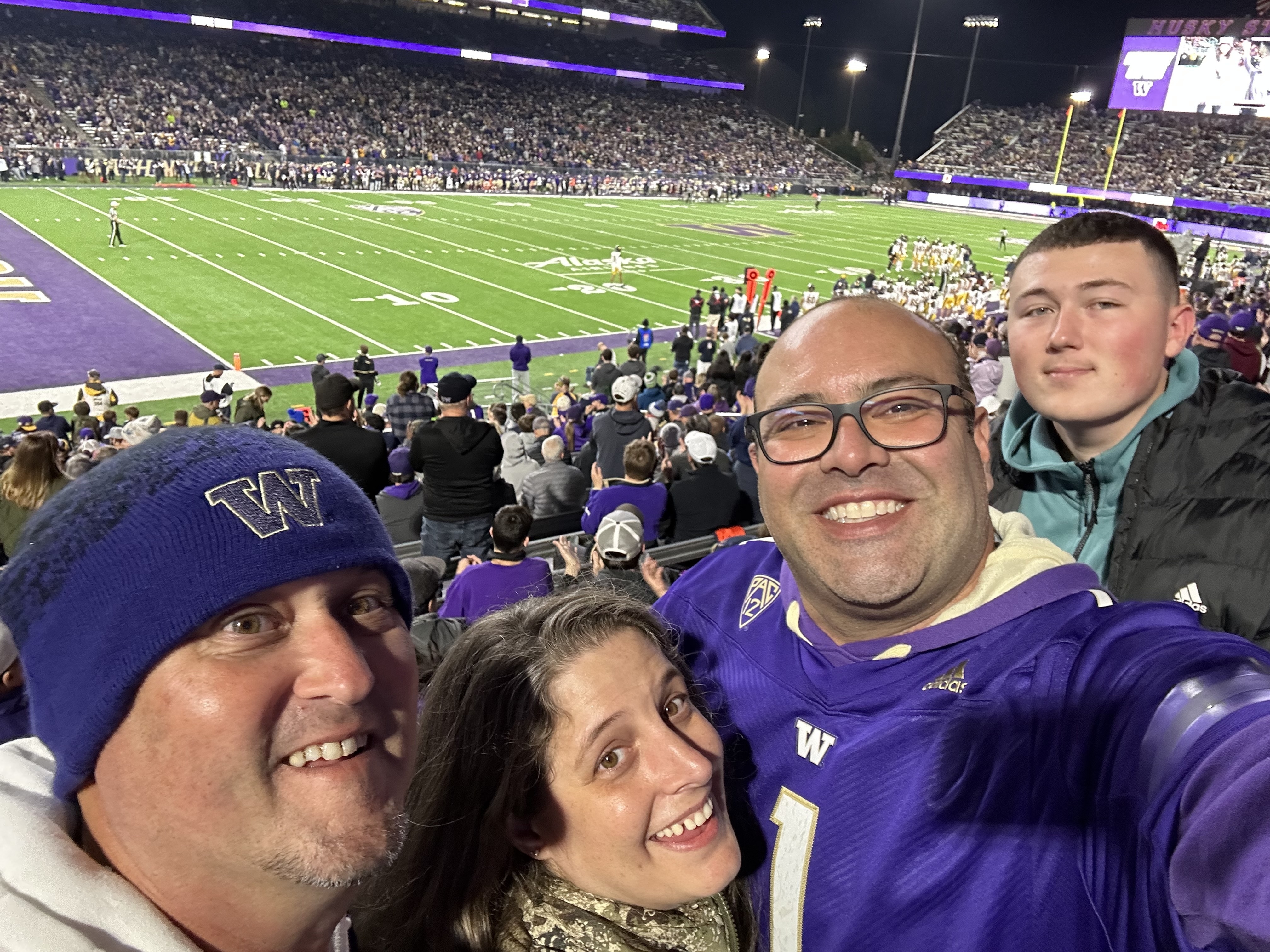 Washington Huskies - NCAA Football vs California Golden Bears