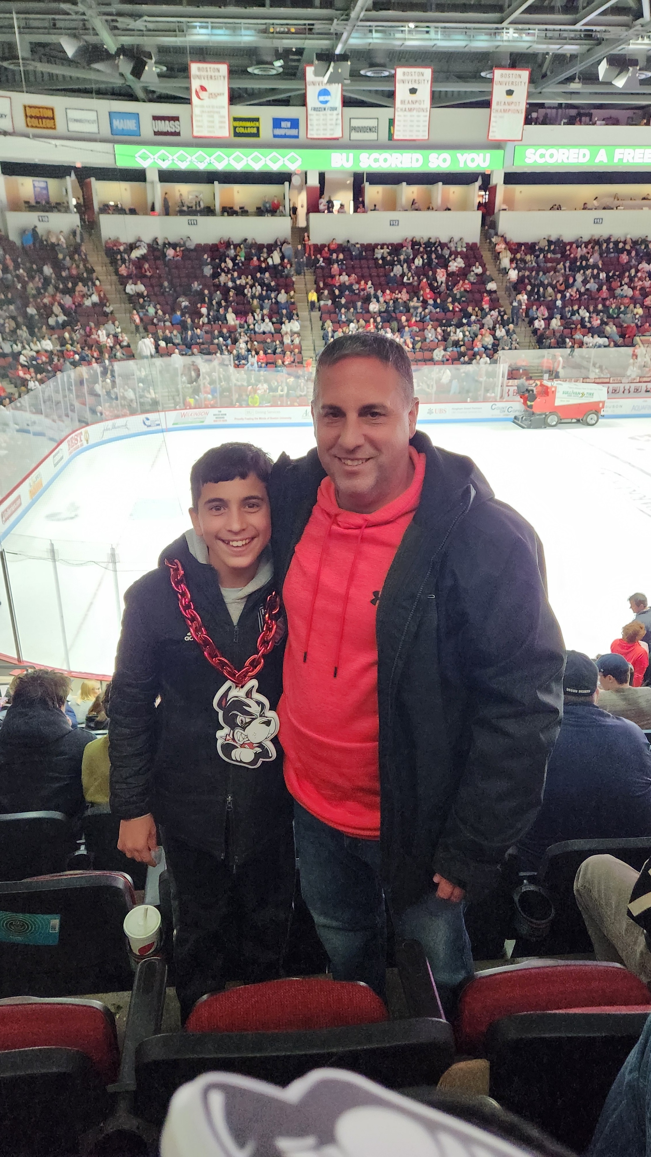 Boston University Terriers - NCAA Men's Hockey vs UConn Huskies