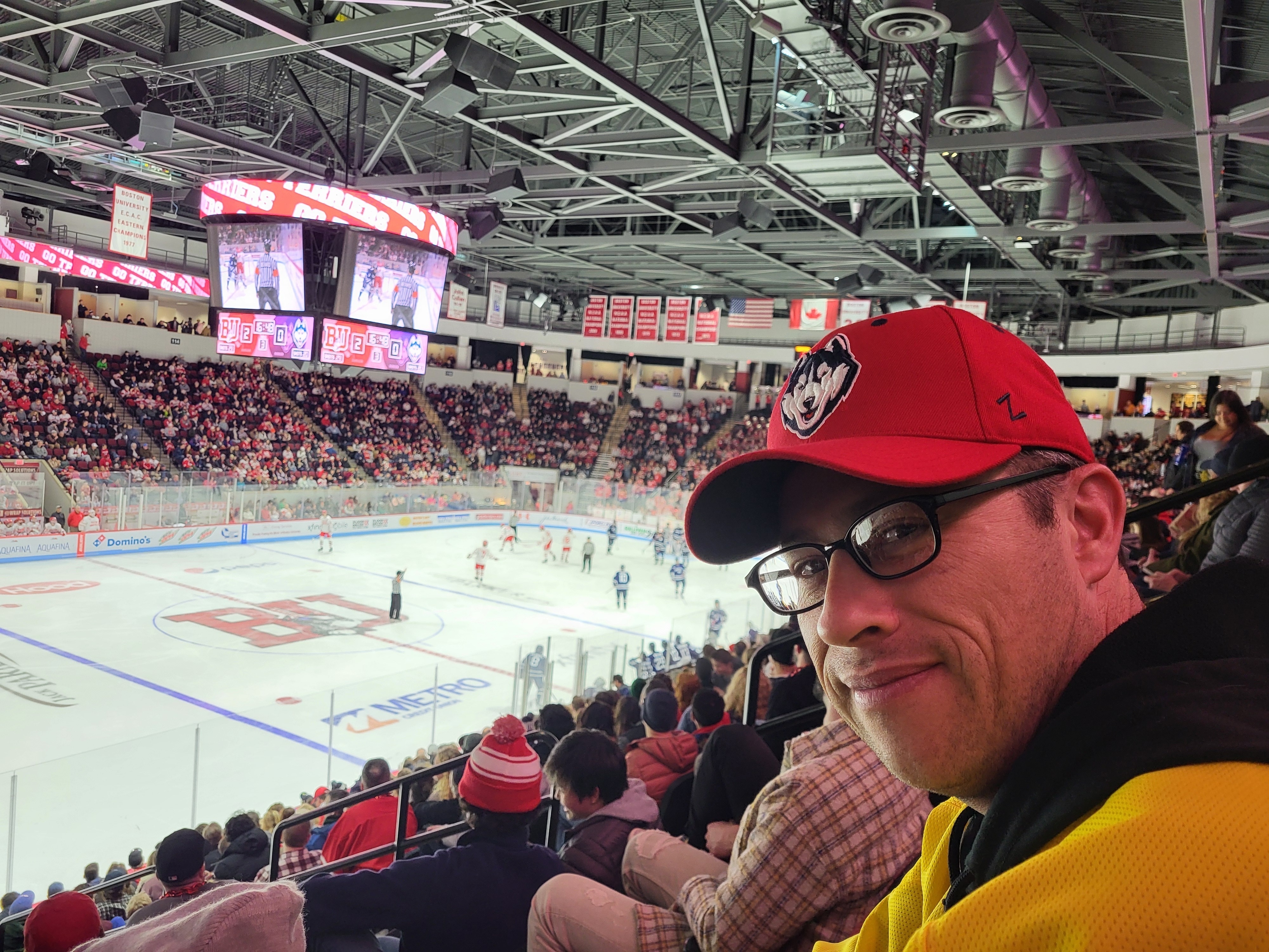 Boston University Terriers - NCAA Men's Hockey vs UConn Huskies