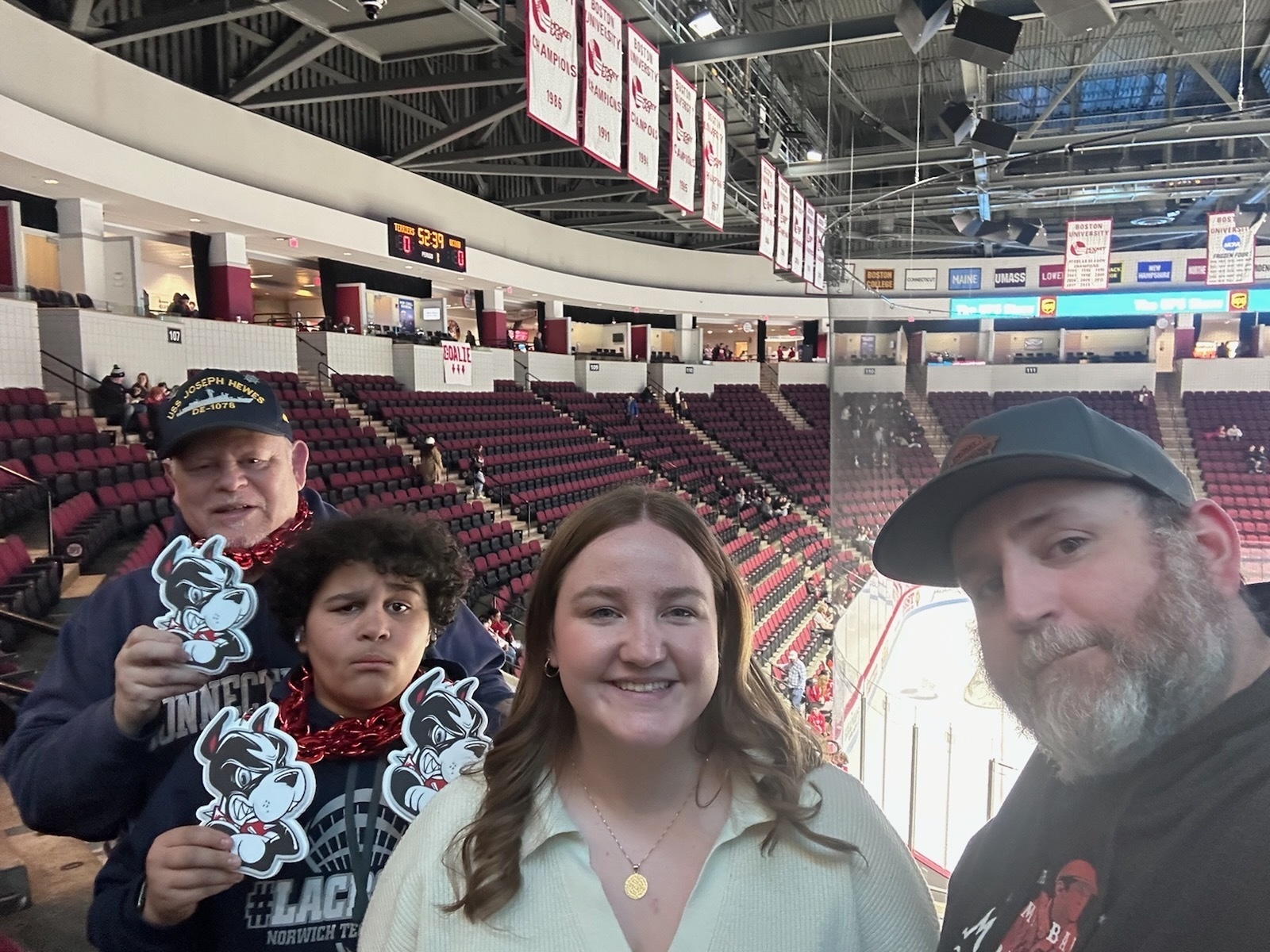 Boston University Terriers - NCAA Men's Hockey vs UConn Huskies