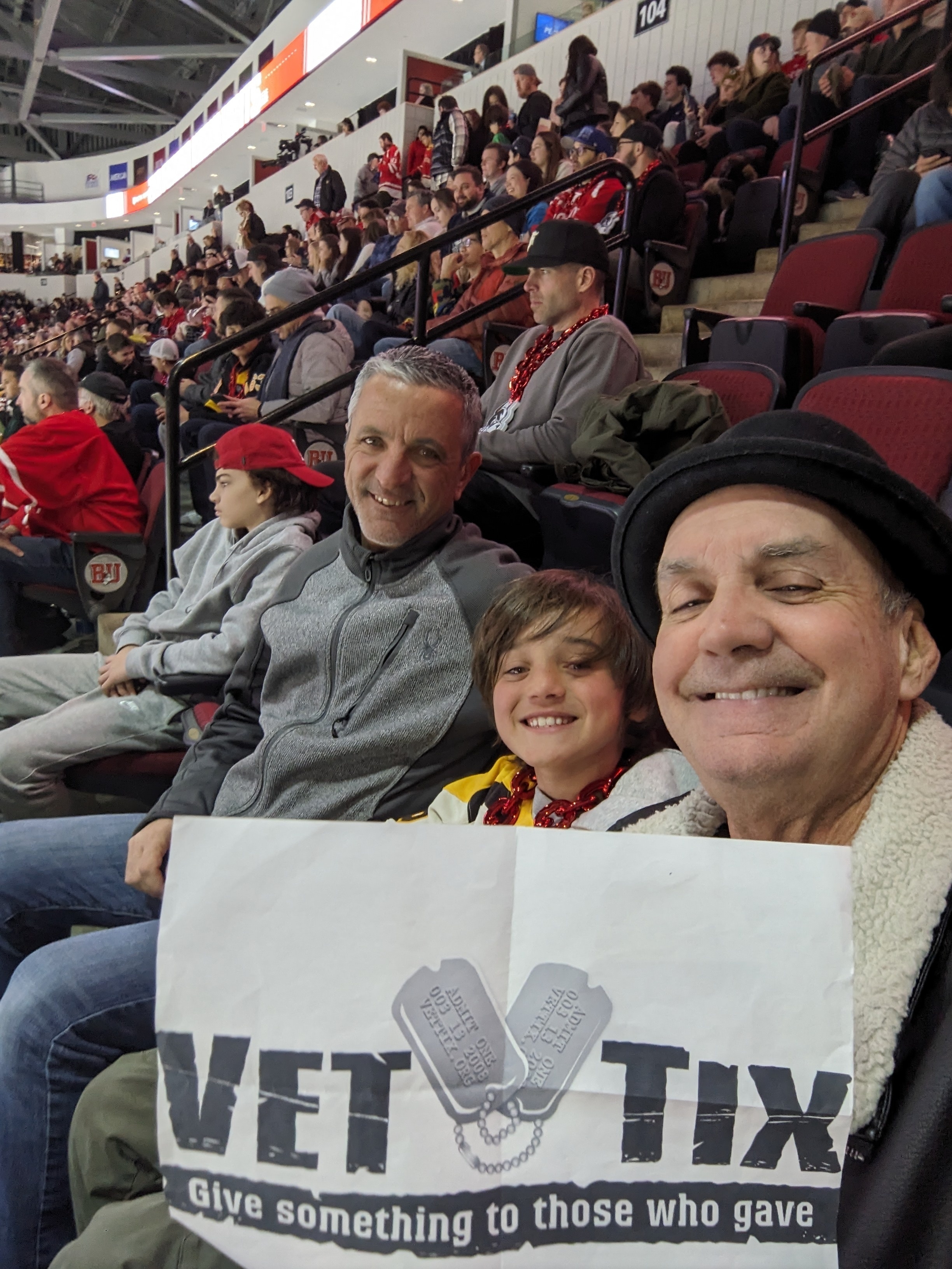 Boston University Terriers - NCAA Men's Hockey vs UConn Huskies