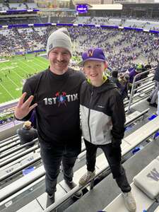 Washington Huskies - NCAA Football vs Utah Utes