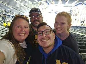 Michigan Wolverines - NCAA Men's Basketball vs Youngstown State Penguins