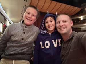 Passengers by the 7 Fingers