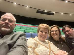 Cirque Dreams Holidaze