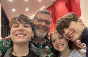 Cirque Dreams Holidaze