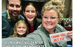 Cirque Dreams Holidaze