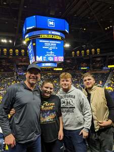 Michigan Wolverines - NCAA Men's Basketball vs University of Minnesota Golden Gophers