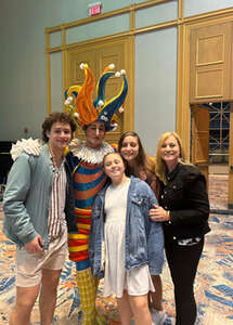 POMP SNOW & CIRQUE-umstance