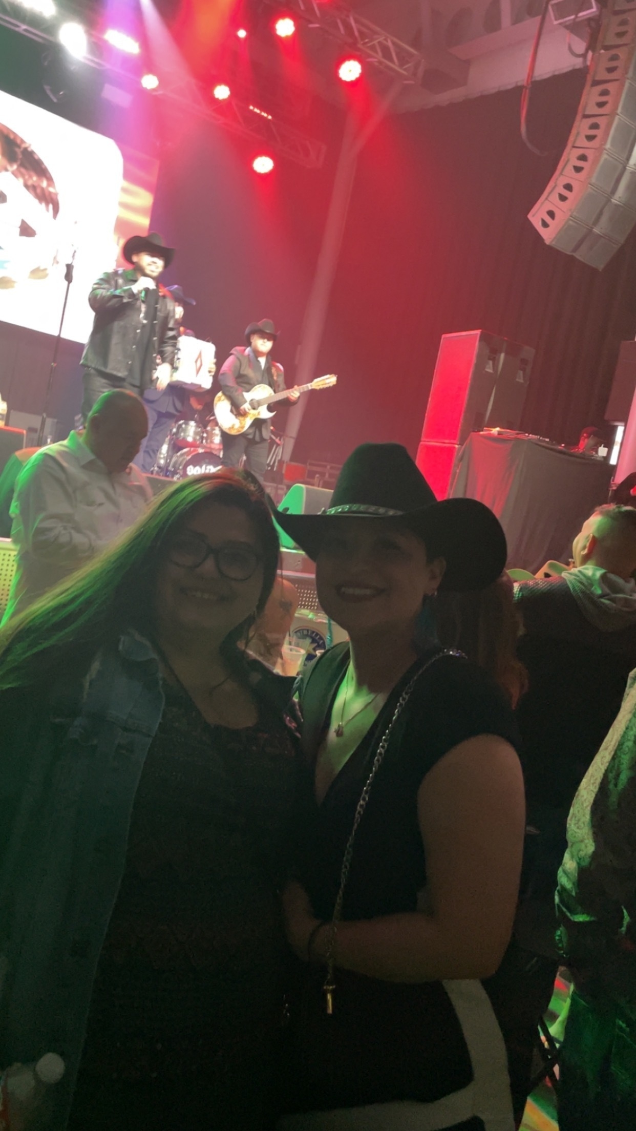 Solido With Los Carnalitos