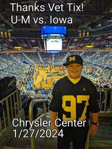 Michigan Wolverines - NCAA Men's Basketball vs Iowa Hawkeyes